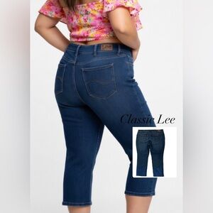 Classic Lee Blue Denim Stretch Capris Womens Plus Size 24 WP